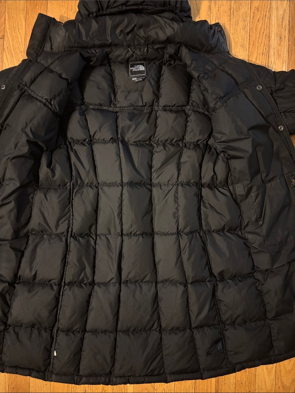 The North Face Women’s Metropolis Down Quilted Parka Jacket - Black - Large - Picture 11 of 15